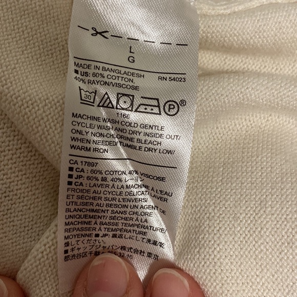 Banana Republic Size L cream sweater - Picture 5 of 5